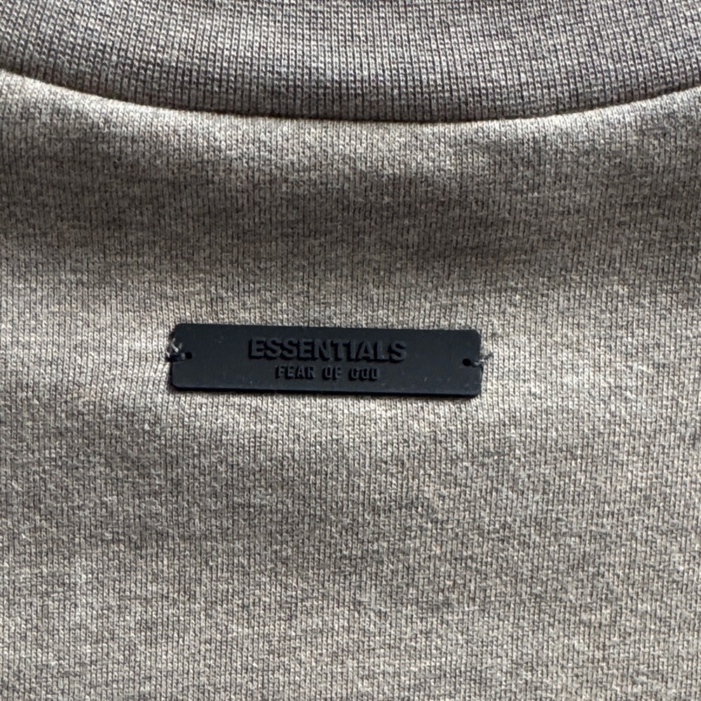 Fear of God Essentials NWT Men’s Crewneck Sweater in Heather Oatmeal - Picture 7 of 12